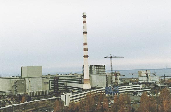 Leningrad
Leningrad power station has four reactors of the RBMK-1000 type in operation. The station is situated in the closed town of Sosnovy Bor, 80 kilometres west of St. Petersburg. There are now plans to build more reactors at the site.
Keywords: Leningrad