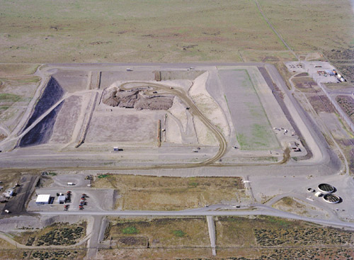 As of early 2002, the Environmental Restoration Disposal Facility had received 3.1 million metric tons (3.4 million tons) of contaminated soil and other waste.
Keywords: Hanford Reservation, Richland, Washington