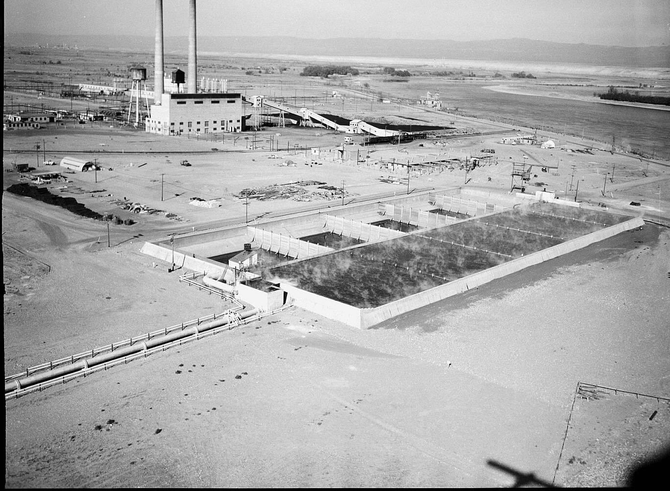 Hanford F Reactor Cooling Basins
Keywords: Hanford