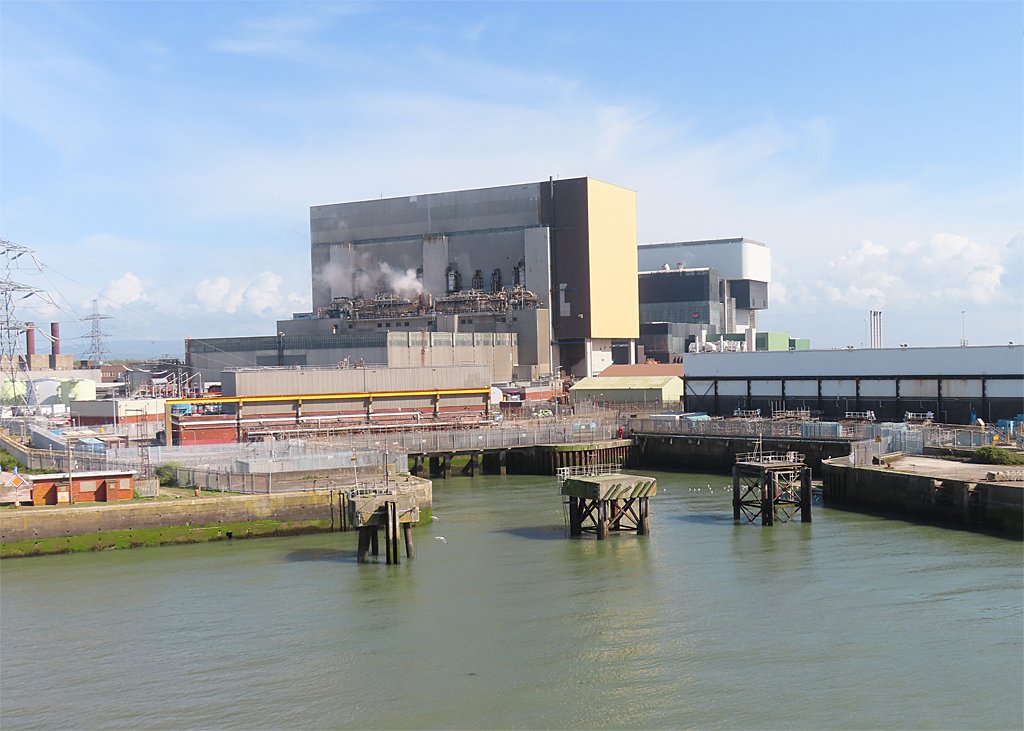 Nuclear Power Stations - geograph.org.uk - 7493315
Keywords: Heysham