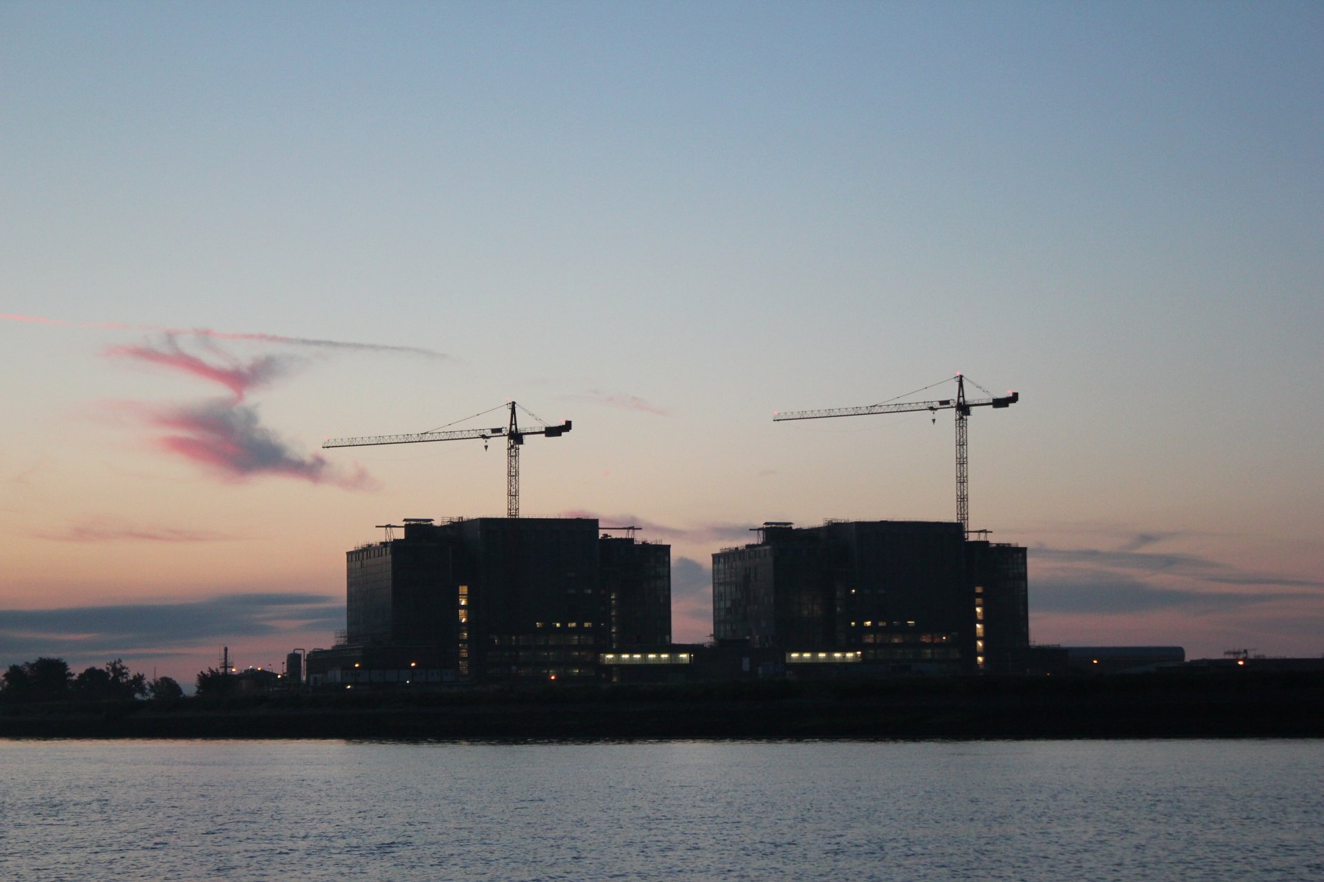 Click to view full size image
==============
Bradwell Nuclear Power Station at Night
Keywords: Bradwell Bradwell Nuclear Power Station at Night
Keywords: Bradwell
