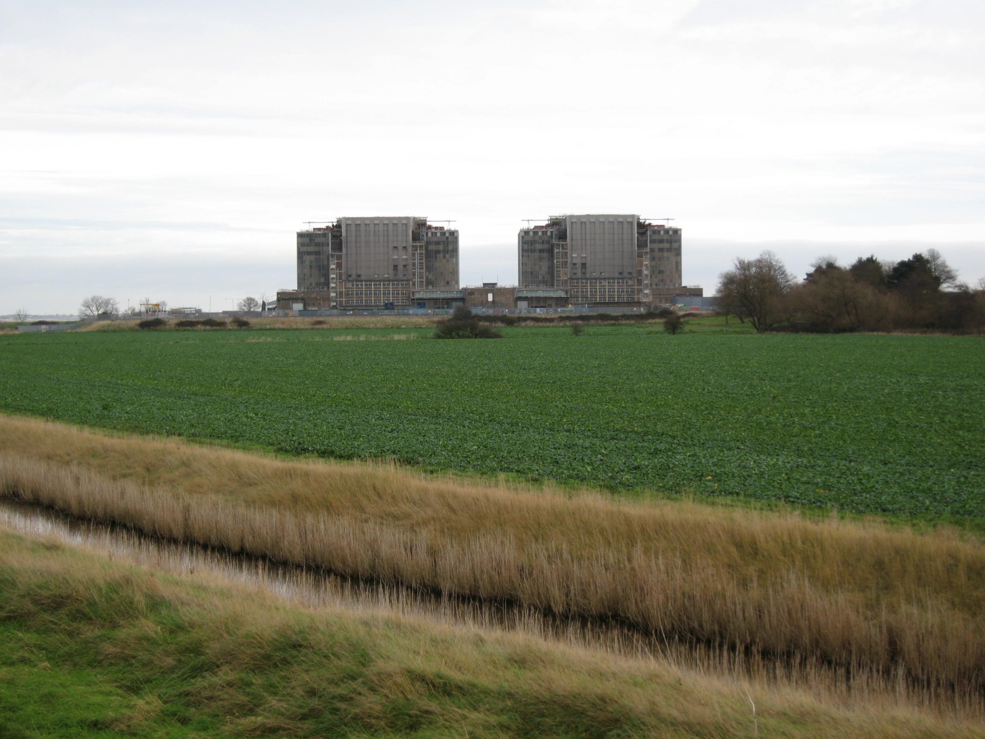 Bradwell Powerstation from the Sea Wall - panoramio
Keywords: Bradwell
