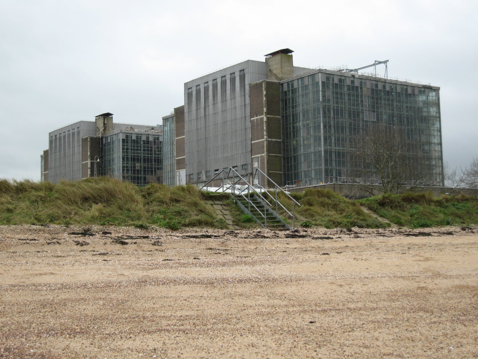 Bradwell Powerstation from the Spit - panoramio
Keywords: Bradwell