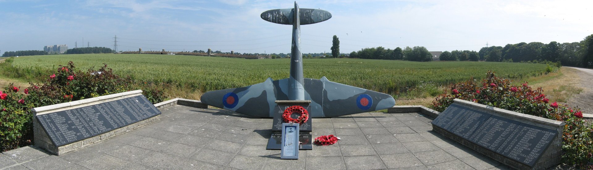 Click to view full size image
==============
RAF Bradwell Bay, memorial
Keywords: Bradwell RAF Bradwell Bay, memorial
Keywords: Bradwell