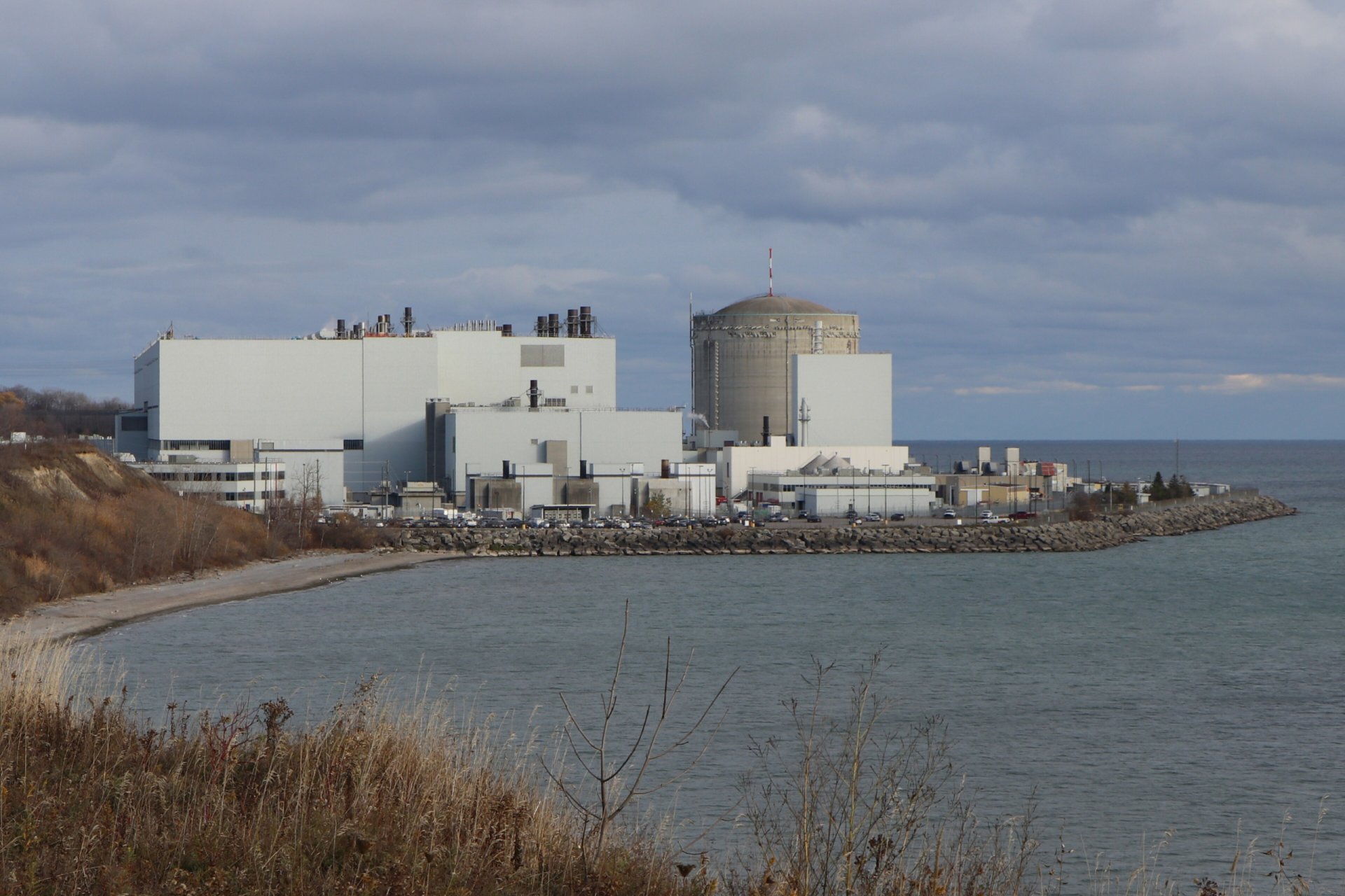 Darlington Nuclear Generating Station IMG 7476 (cropped)
Keywords: Darlington