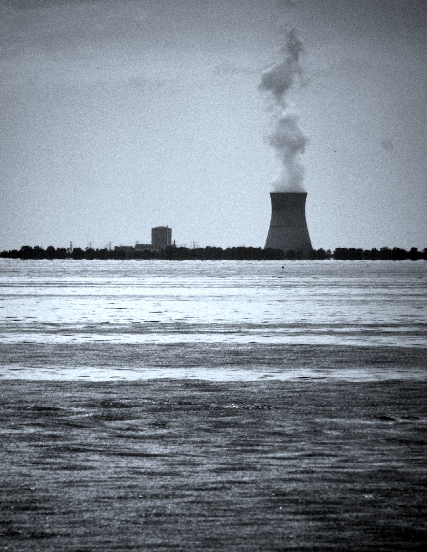 Davis besse power plant
Keywords: Davis-Besse