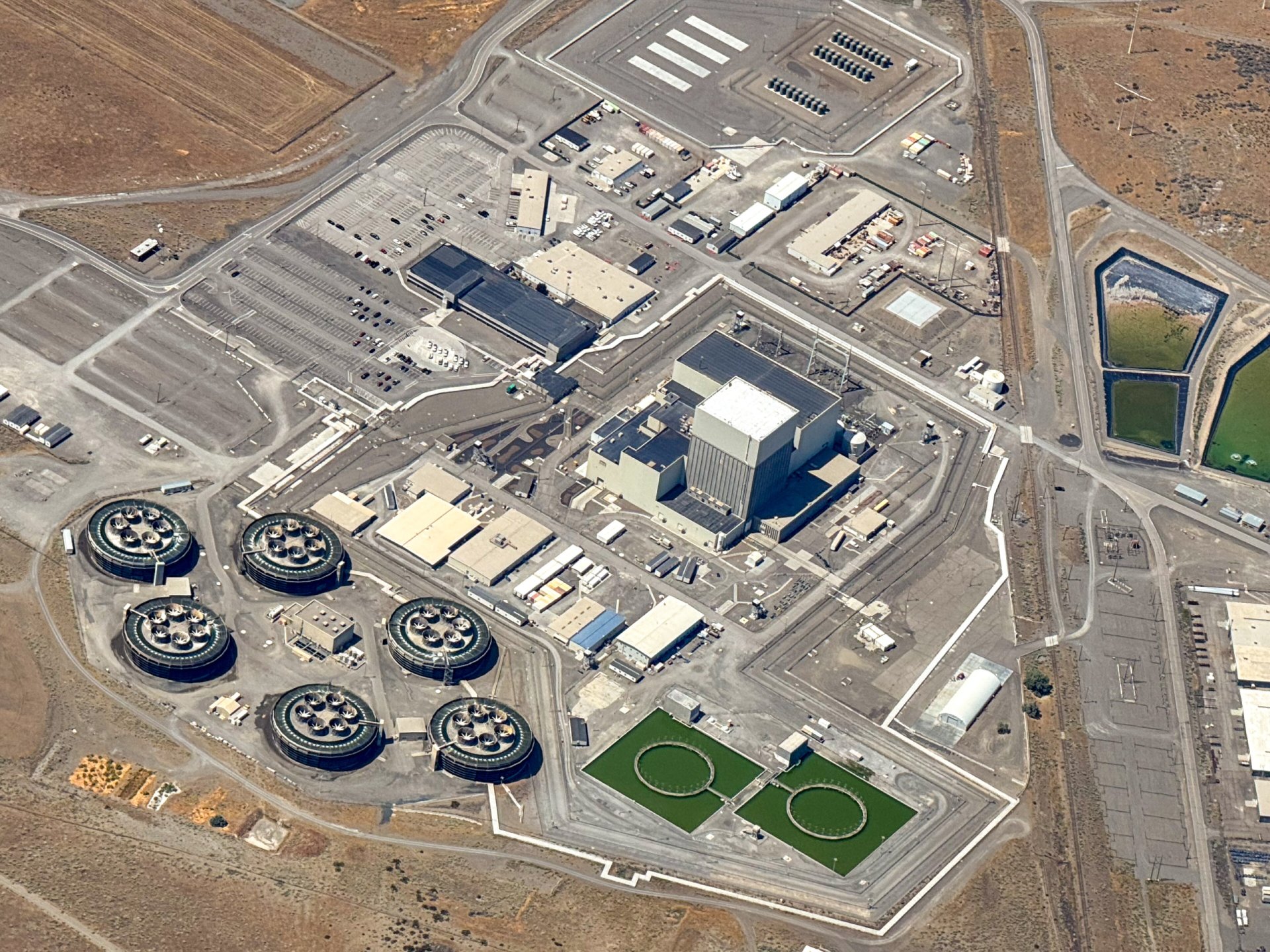 Click to view full size image
==============
Columbia Generating Station overhead 3
Keywords: Hanford Columbia Generating Station overhead 3
Keywords: Hanford
