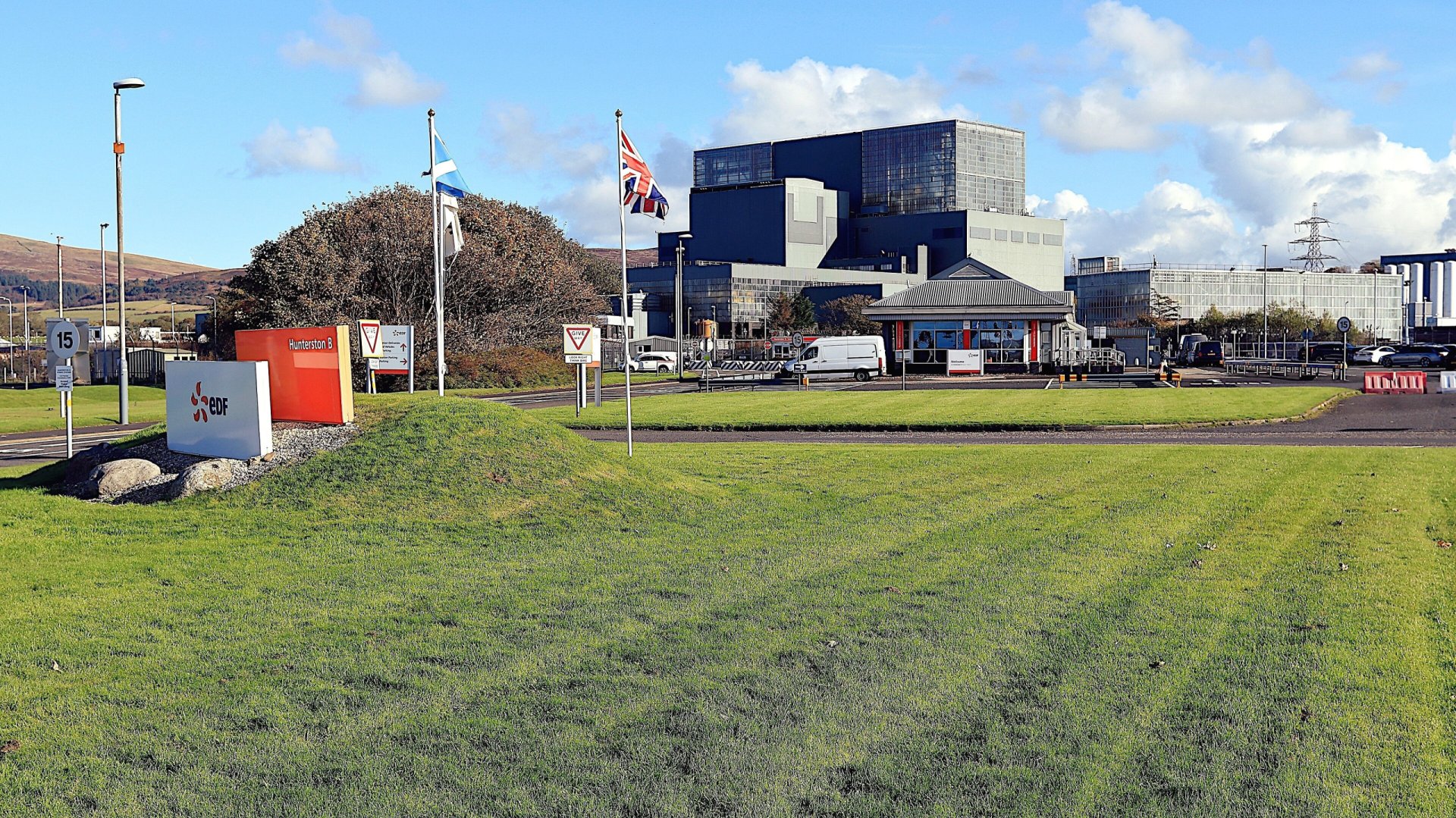 Hunterston B Nuclear Power Station - geograph.org.uk - 7631543
Keywords: Hunterston
