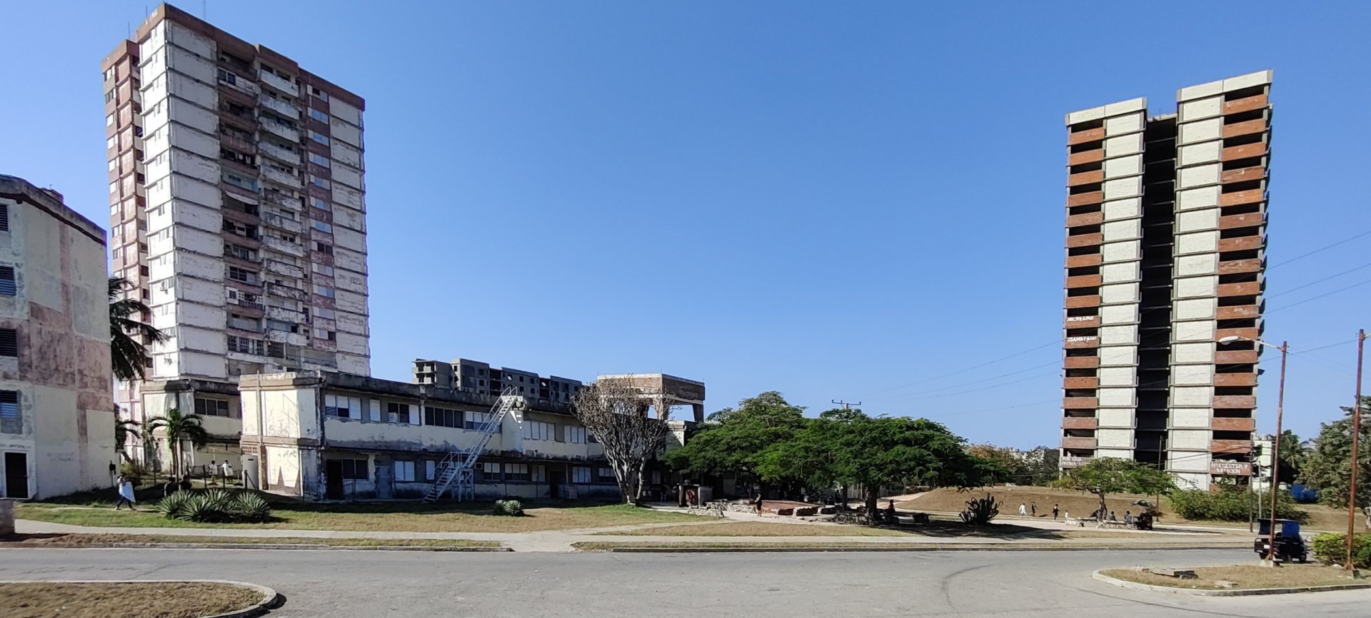 Click to view full size image
==============
Ciudad Nuclear-026
Keywords: Juragua Ciudad Nuclear-026
Keywords: Juragua