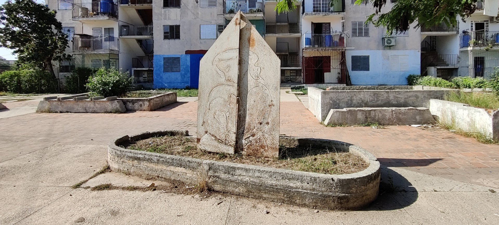 Click to view full size image
==============
Ciudad Nuclear-043
Keywords: Juragua Ciudad Nuclear-043
Keywords: Juragua