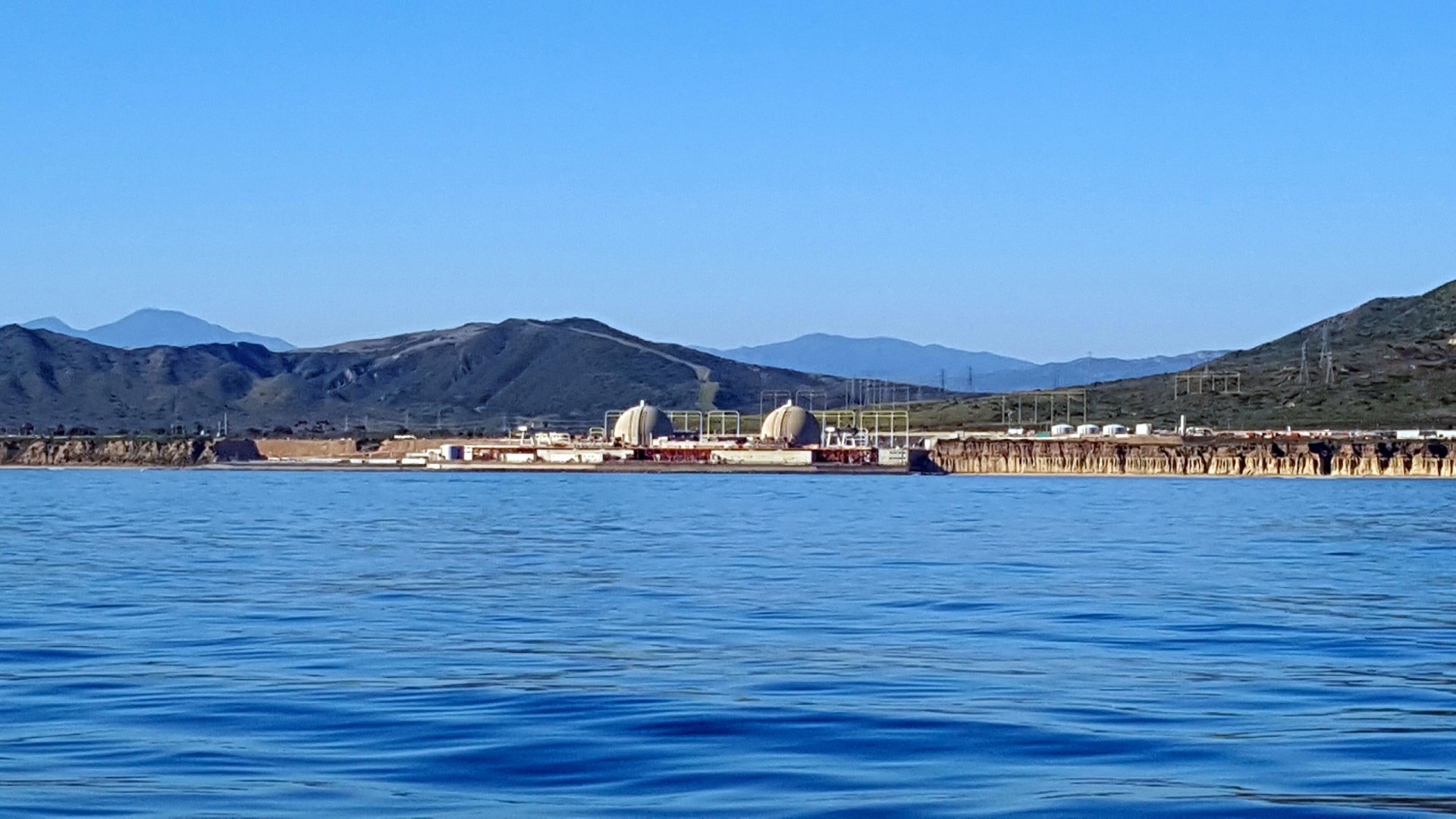 San Onofre power station by Don Ramey Logan
Keywords: San Onofre
