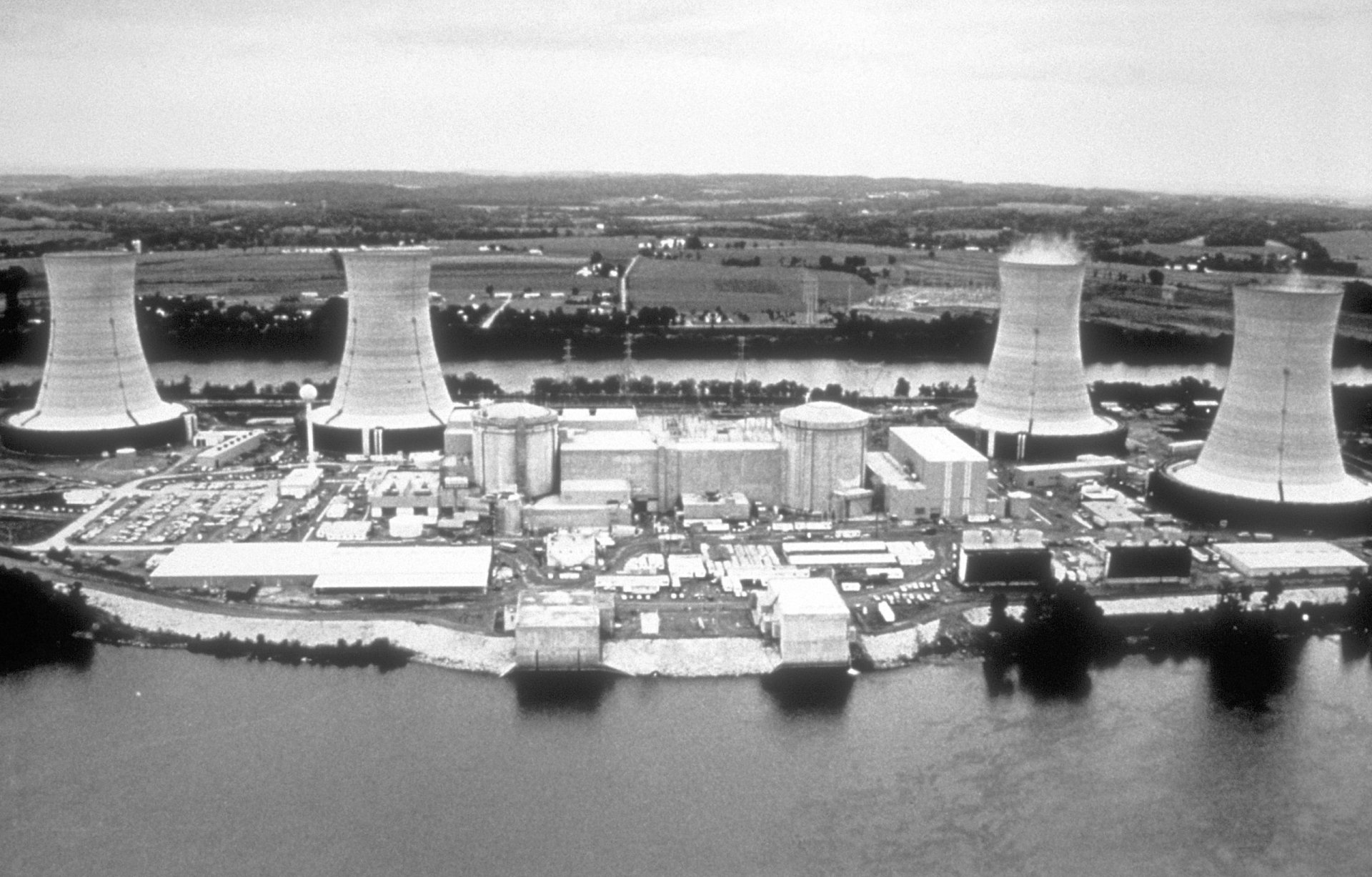 Three Mile Island nuclear power plant
Keywords: Three Mile Island
