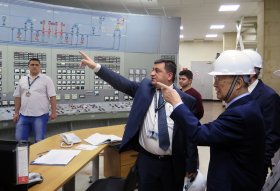 armenia_yukiya_amano_tours_armenian_nuclear_power_plant_01814305_40819708103.jpg