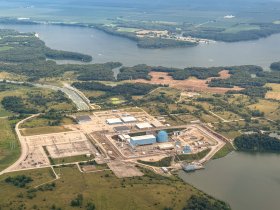 clinton_clinton_illinois_nuclear_power_station_aerial_2.jpg