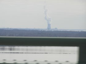 salem_1_salem_nuclear_plant_from_the_south_jersey_expressway.jpg