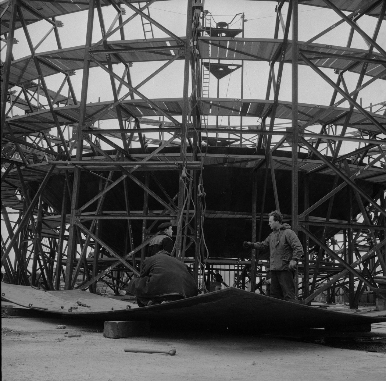 Construction of the Wylfa Atomic Power Station
Keywords: Wylfa