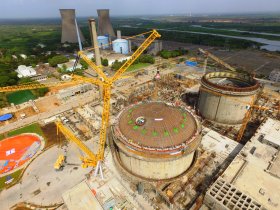 kakrapar_phwr_under_construction_at_kakrapar_gujarat_india.jpg