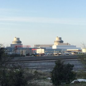 Sanmen twin domes across flat ground